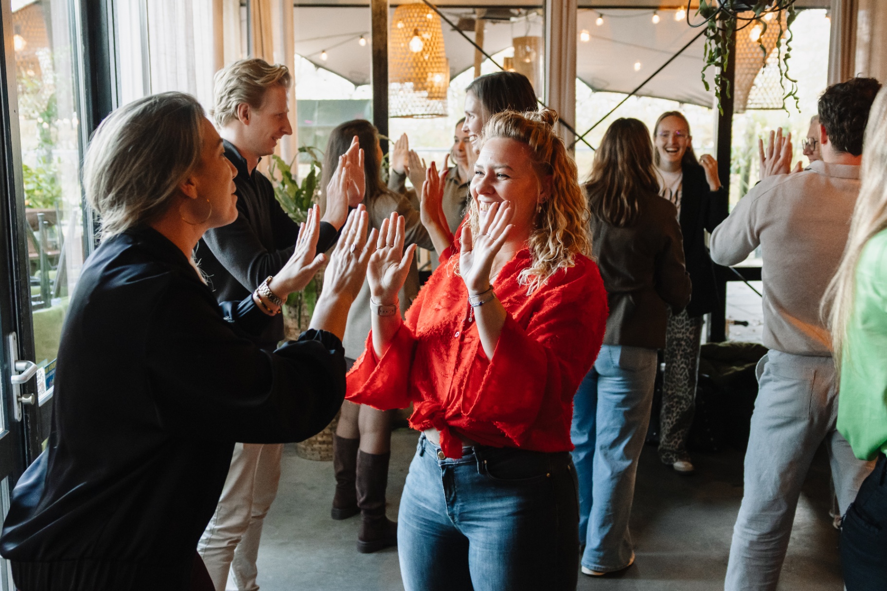 Applaus en high fives na de sessie